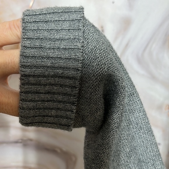 The Loft Outlet Gray Cable Knit Sweater with Pearls Long Sleeve Sz S - Picture 3 of 11